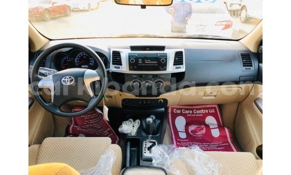 Nunua Imported Toyota Fortuner Nyeusi Gari ndani ya Import - Dubai nchini Uganda Nunua Imported Toyota Fortuner Nyeusi Gari ndani ya Import - Dubai nchini Uganda