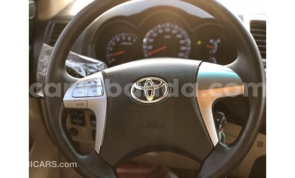 Nunua Imported Toyota Fortuner Nyeusi Gari ndani ya Import - Dubai nchini Uganda Nunua Imported Toyota Fortuner Nyeusi Gari ndani ya Import - Dubai nchini Uganda