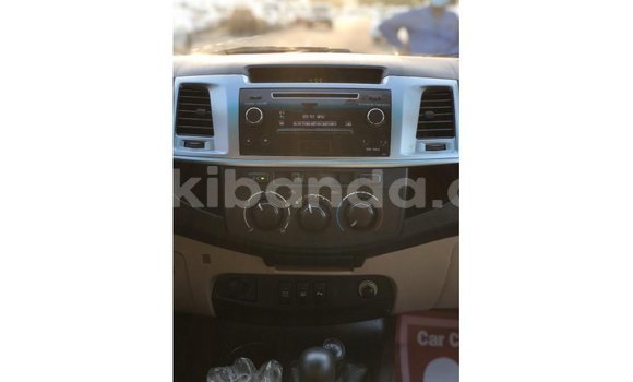 Nunua Imported Toyota Fortuner Nyeusi Gari ndani ya Import - Dubai nchini Uganda Nunua Imported Toyota Fortuner Nyeusi Gari ndani ya Import - Dubai nchini Uganda