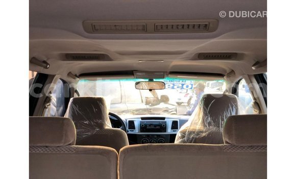 Nunua Imported Toyota Fortuner Nyeusi Gari ndani ya Import - Dubai nchini Uganda Nunua Imported Toyota Fortuner Nyeusi Gari ndani ya Import - Dubai nchini Uganda