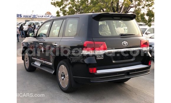 Nunua Imported Toyota Land Cruiser Nyeusi Gari ndani ya Import - Dubai nchini Uganda Nunua Imported Toyota Land Cruiser Nyeusi Gari ndani ya Import - Dubai nchini Uganda