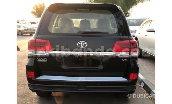 Nunua Imported Toyota Land Cruiser Nyeusi Gari ndani ya Import - Dubai nchini Uganda Nunua Imported Toyota Land Cruiser Nyeusi Gari ndani ya Import - Dubai nchini Uganda
