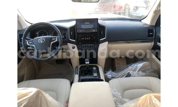 Nunua Imported Toyota Land Cruiser Nyeusi Gari ndani ya Import - Dubai nchini Uganda Nunua Imported Toyota Land Cruiser Nyeusi Gari ndani ya Import - Dubai nchini Uganda