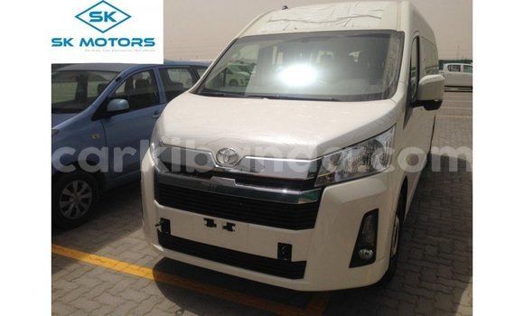 Acheter Import Voiture Toyota Hiace Blanc à Import - Dubai, Ouganda