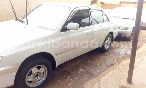 Acheter Occasion Voiture Toyota Premio Blanc à Kampala, Ouganda Acheter Occasion Voiture Toyota Premio Blanc à Kampala, Ouganda
