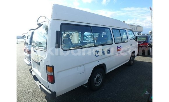 Acheter Import Voiture Nissan Caravan Blanc à Import - Dubai, Ouganda Acheter Import Voiture Nissan Caravan Blanc à Import - Dubai, Ouganda
