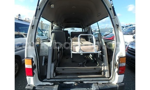 Acheter Import Voiture Nissan Caravan Blanc à Import - Dubai, Ouganda Acheter Import Voiture Nissan Caravan Blanc à Import - Dubai, Ouganda
