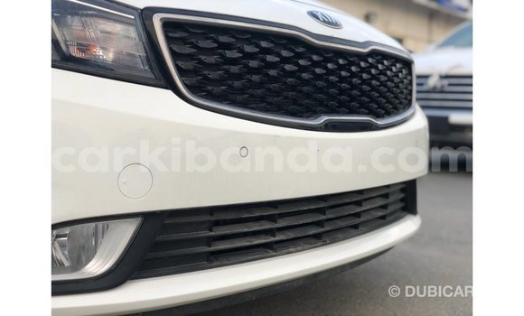 Acheter Import Voiture Kia Cerato Blanc à Import - Dubai, Ouganda Acheter Import Voiture Kia Cerato Blanc à Import - Dubai, Ouganda