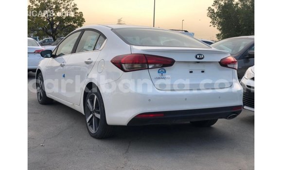 Acheter Import Voiture Kia Cerato Blanc à Import - Dubai, Ouganda Acheter Import Voiture Kia Cerato Blanc à Import - Dubai, Ouganda