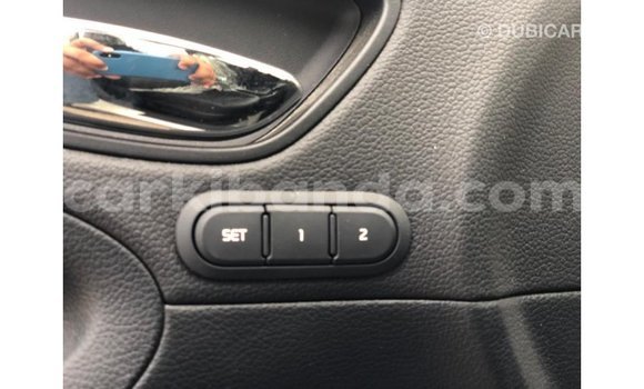 Acheter Import Voiture Kia Cerato Blanc à Import - Dubai, Ouganda Acheter Import Voiture Kia Cerato Blanc à Import - Dubai, Ouganda