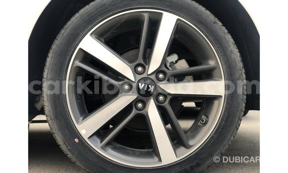 Acheter Import Voiture Kia Cerato Blanc à Import - Dubai, Ouganda Acheter Import Voiture Kia Cerato Blanc à Import - Dubai, Ouganda