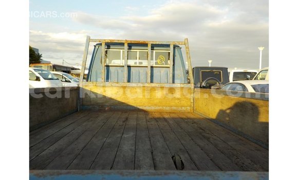 Acheter Import Voiture Toyota Dyna Bleu à Import - Dubai, Ouganda Acheter Import Voiture Toyota Dyna Bleu à Import - Dubai, Ouganda