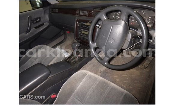 Acheter Import Voiture Toyota Crown Bleu à Import - Dubai, Ouganda Acheter Import Voiture Toyota Crown Bleu à Import - Dubai, Ouganda