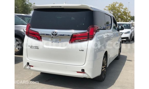 Acheter Import Voiture Toyota Alphard Blanc à Import - Dubai, Ouganda Acheter Import Voiture Toyota Alphard Blanc à Import - Dubai, Ouganda