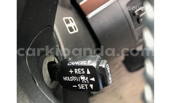 Acheter Import Voiture Toyota Land Cruiser Noir à Import - Dubai, Ouganda Acheter Import Voiture Toyota Land Cruiser Noir à Import - Dubai, Ouganda