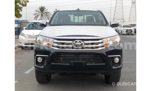 Acheter Import Voiture Toyota Hilux Noir à Import - Dubai, Ouganda Acheter Import Voiture Toyota Hilux Noir à Import - Dubai, Ouganda