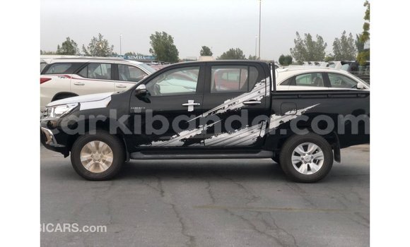 Acheter Import Voiture Toyota Hilux Noir à Import - Dubai, Ouganda Acheter Import Voiture Toyota Hilux Noir à Import - Dubai, Ouganda