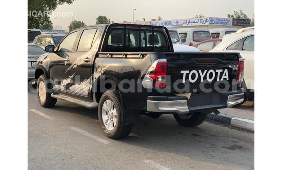 Acheter Import Voiture Toyota Hilux Noir à Import - Dubai, Ouganda Acheter Import Voiture Toyota Hilux Noir à Import - Dubai, Ouganda