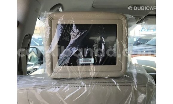 Acheter Import Voiture Nissan Patrol Blanc à Import - Dubai, Ouganda Acheter Import Voiture Nissan Patrol Blanc à Import - Dubai, Ouganda