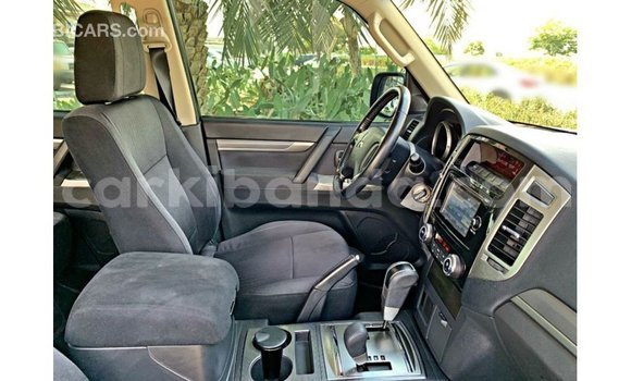 Acheter Import Voiture Mitsubishi Pajero Autre à Import - Dubai, Ouganda Acheter Import Voiture Mitsubishi Pajero Autre à Import - Dubai, Ouganda