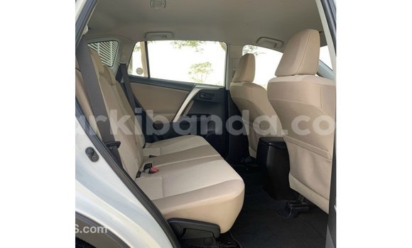 Nunua Imported Toyota 4Runner Nyeupe Gari ndani ya Import - Dubai nchini Uganda Nunua Imported Toyota 4Runner Nyeupe Gari ndani ya Import - Dubai nchini Uganda