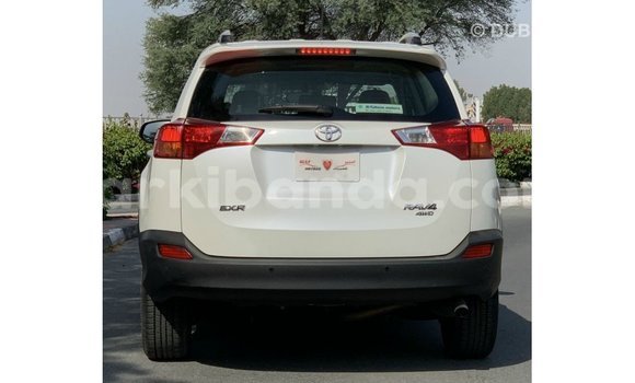 Nunua Imported Toyota 4Runner Nyeupe Gari ndani ya Import - Dubai nchini Uganda Nunua Imported Toyota 4Runner Nyeupe Gari ndani ya Import - Dubai nchini Uganda