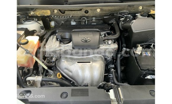 Nunua Imported Toyota 4Runner Nyeupe Gari ndani ya Import - Dubai nchini Uganda Nunua Imported Toyota 4Runner Nyeupe Gari ndani ya Import - Dubai nchini Uganda