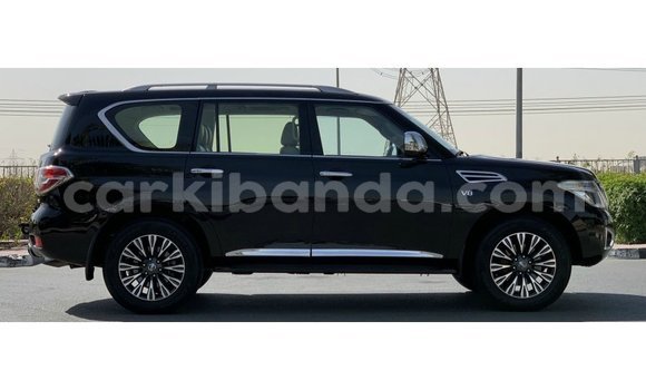 Nunua Imported Nissan Patrol Nyeusi Gari ndani ya Import - Dubai nchini Uganda Nunua Imported Nissan Patrol Nyeusi Gari ndani ya Import - Dubai nchini Uganda