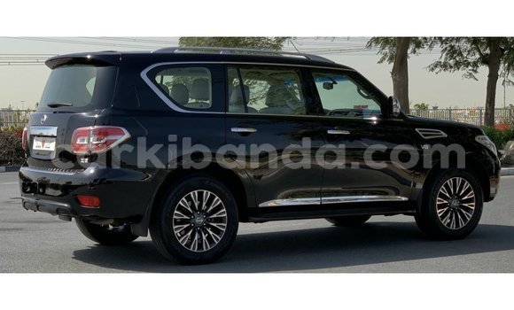 Nunua Imported Nissan Patrol Nyeusi Gari ndani ya Import - Dubai nchini Uganda Nunua Imported Nissan Patrol Nyeusi Gari ndani ya Import - Dubai nchini Uganda