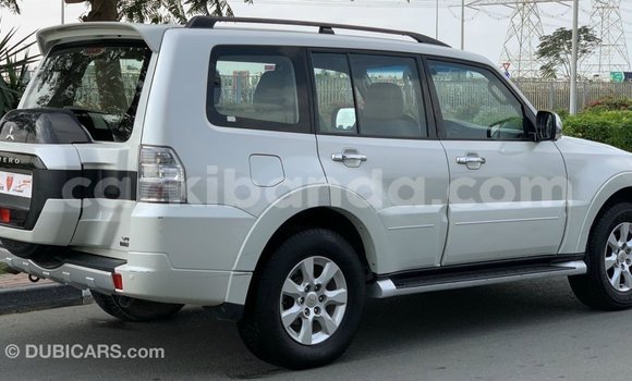 Gura Imported Mitsubishi Pajero White Imodoka i Import - Dubai mu Uganda Gura Imported Mitsubishi Pajero White Imodoka i Import - Dubai mu Uganda