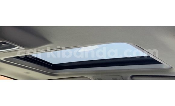 Nunua Imported Chevrolet Suburban Nyeusi Gari ndani ya Import - Dubai nchini Uganda Nunua Imported Chevrolet Suburban Nyeusi Gari ndani ya Import - Dubai nchini Uganda