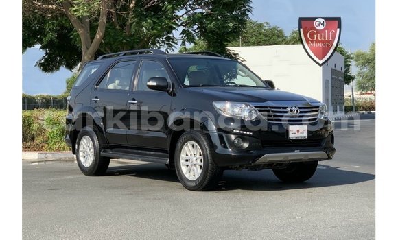 Acheter Import Voiture Toyota Fortuner Noir à Import - Dubai, Ouganda Acheter Import Voiture Toyota Fortuner Noir à Import - Dubai, Ouganda