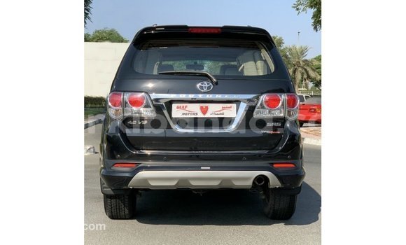 Acheter Import Voiture Toyota Fortuner Noir à Import - Dubai, Ouganda Acheter Import Voiture Toyota Fortuner Noir à Import - Dubai, Ouganda