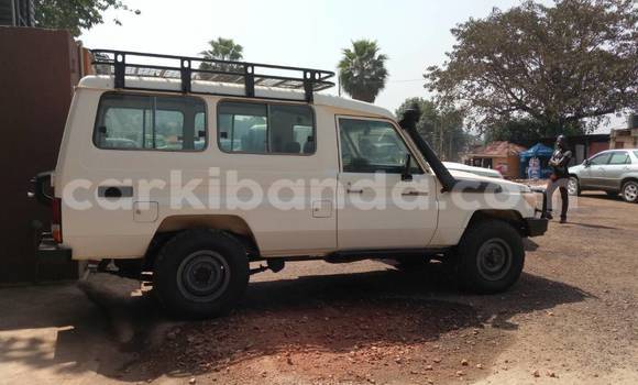 Buy Used Toyota Land Cruiser White Car in Kampala in Uganda Buy Used Toyota Land Cruiser White Car in Kampala in Uganda