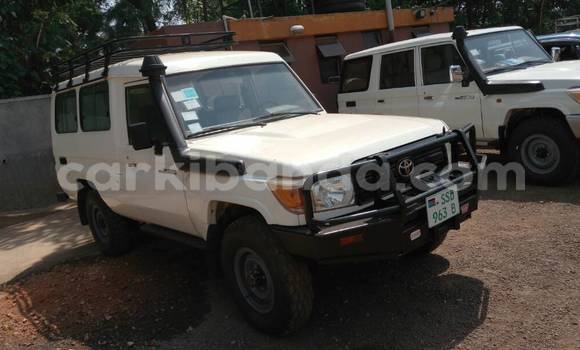 Buy Used Toyota Land Cruiser White Car in Kampala in Uganda Buy Used Toyota Land Cruiser White Car in Kampala in Uganda