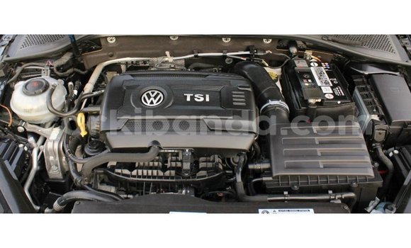 Nunua Imported Volkswagen Golf Nyeusi Gari ndani ya Import - Dubai nchini Uganda Nunua Imported Volkswagen Golf Nyeusi Gari ndani ya Import - Dubai nchini Uganda