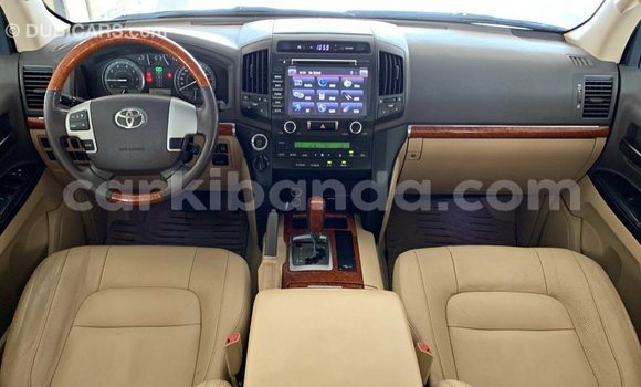 Nunua Imported Toyota Land Cruiser Nyeusi Gari ndani ya Import - Dubai nchini Uganda Nunua Imported Toyota Land Cruiser Nyeusi Gari ndani ya Import - Dubai nchini Uganda