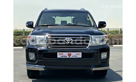 Nunua Imported Toyota Land Cruiser Nyeusi Gari ndani ya Import - Dubai nchini Uganda Nunua Imported Toyota Land Cruiser Nyeusi Gari ndani ya Import - Dubai nchini Uganda