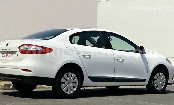 Acheter Import Voiture Renault Fluence Blanc à Import - Dubai, Ouganda Acheter Import Voiture Renault Fluence Blanc à Import - Dubai, Ouganda