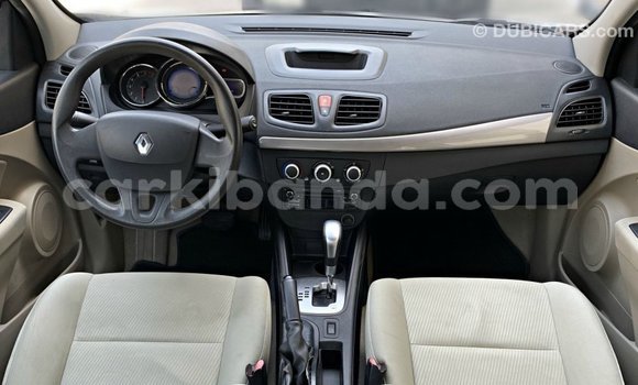 Acheter Import Voiture Renault Fluence Blanc à Import - Dubai, Ouganda Acheter Import Voiture Renault Fluence Blanc à Import - Dubai, Ouganda