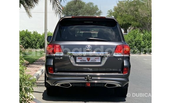 Acheter Import Voiture Toyota Land Cruiser Autre à Import - Dubai, Ouganda Acheter Import Voiture Toyota Land Cruiser Autre à Import - Dubai, Ouganda