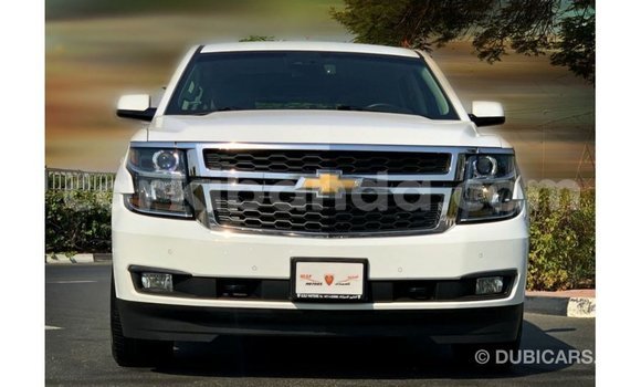 Acheter Import Voiture Chevrolet Tahoe Blanc à Import - Dubai, Ouganda Acheter Import Voiture Chevrolet Tahoe Blanc à Import - Dubai, Ouganda