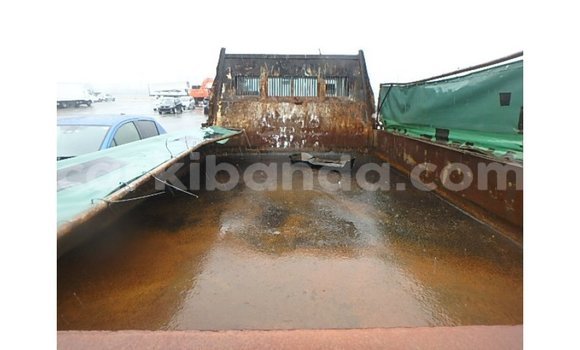 Acheter Import Utilitaire Nissan Evalia Marron à Import - Dubai, Ouganda Acheter Import Utilitaire Nissan Evalia Marron à Import - Dubai, Ouganda