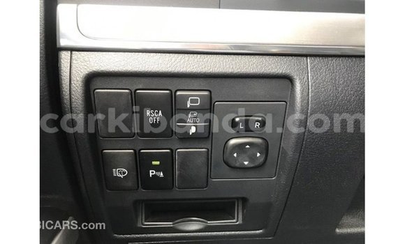 Gura Imported Toyota Land Cruiser White Imodoka i Import - Dubai mu Uganda Gura Imported Toyota Land Cruiser White Imodoka i Import - Dubai mu Uganda