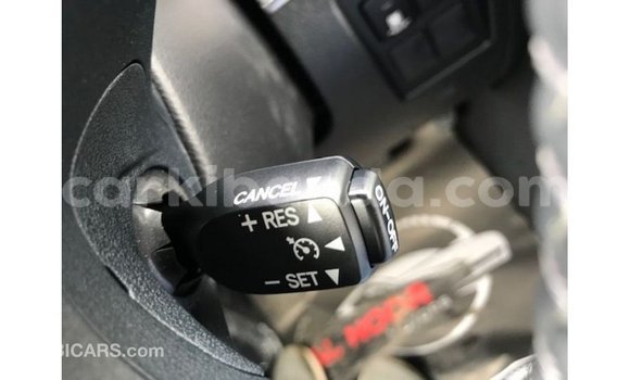 Gura Imported Toyota Land Cruiser White Imodoka i Import - Dubai mu Uganda Gura Imported Toyota Land Cruiser White Imodoka i Import - Dubai mu Uganda