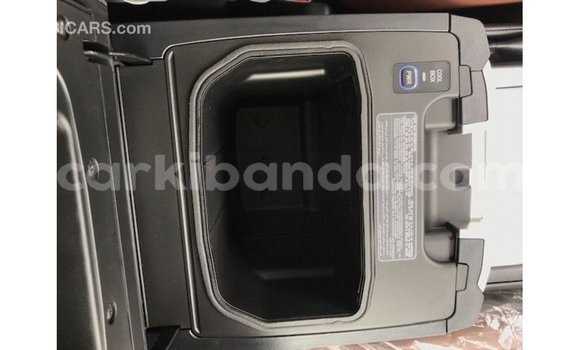 Gura Imported Toyota Land Cruiser White Imodoka i Import - Dubai mu Uganda Gura Imported Toyota Land Cruiser White Imodoka i Import - Dubai mu Uganda