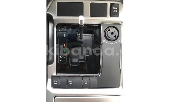 Gura Imported Toyota Land Cruiser White Imodoka i Import - Dubai mu Uganda Gura Imported Toyota Land Cruiser White Imodoka i Import - Dubai mu Uganda