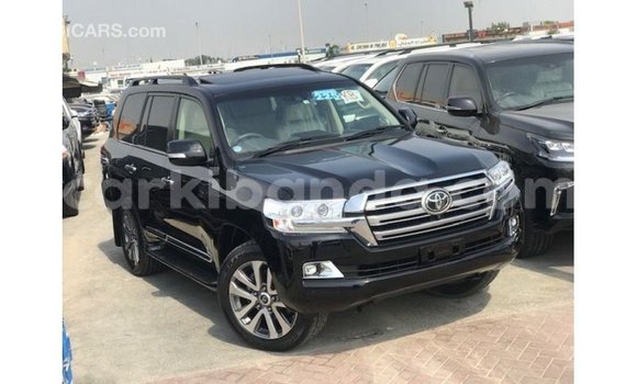 Acheter Import Voiture Toyota Land Cruiser Noir à Import - Dubai, Ouganda Acheter Import Voiture Toyota Land Cruiser Noir à Import - Dubai, Ouganda