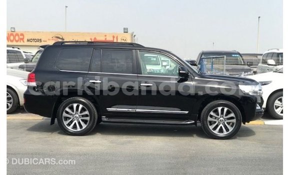 Acheter Import Voiture Toyota Land Cruiser Noir à Import - Dubai, Ouganda Acheter Import Voiture Toyota Land Cruiser Noir à Import - Dubai, Ouganda