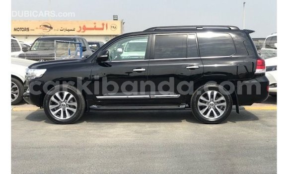 Acheter Import Voiture Toyota Land Cruiser Noir à Import - Dubai, Ouganda Acheter Import Voiture Toyota Land Cruiser Noir à Import - Dubai, Ouganda